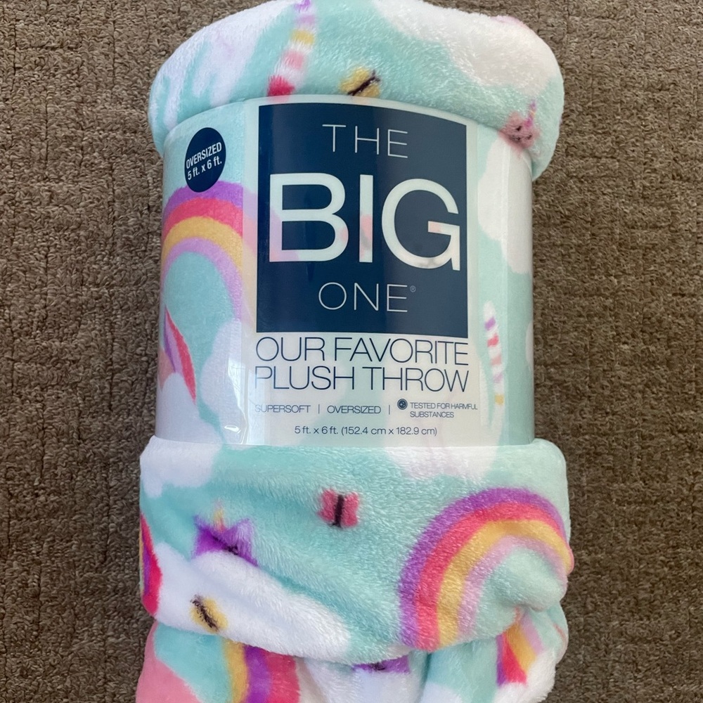 Plush Oversized Caticorn Blanket